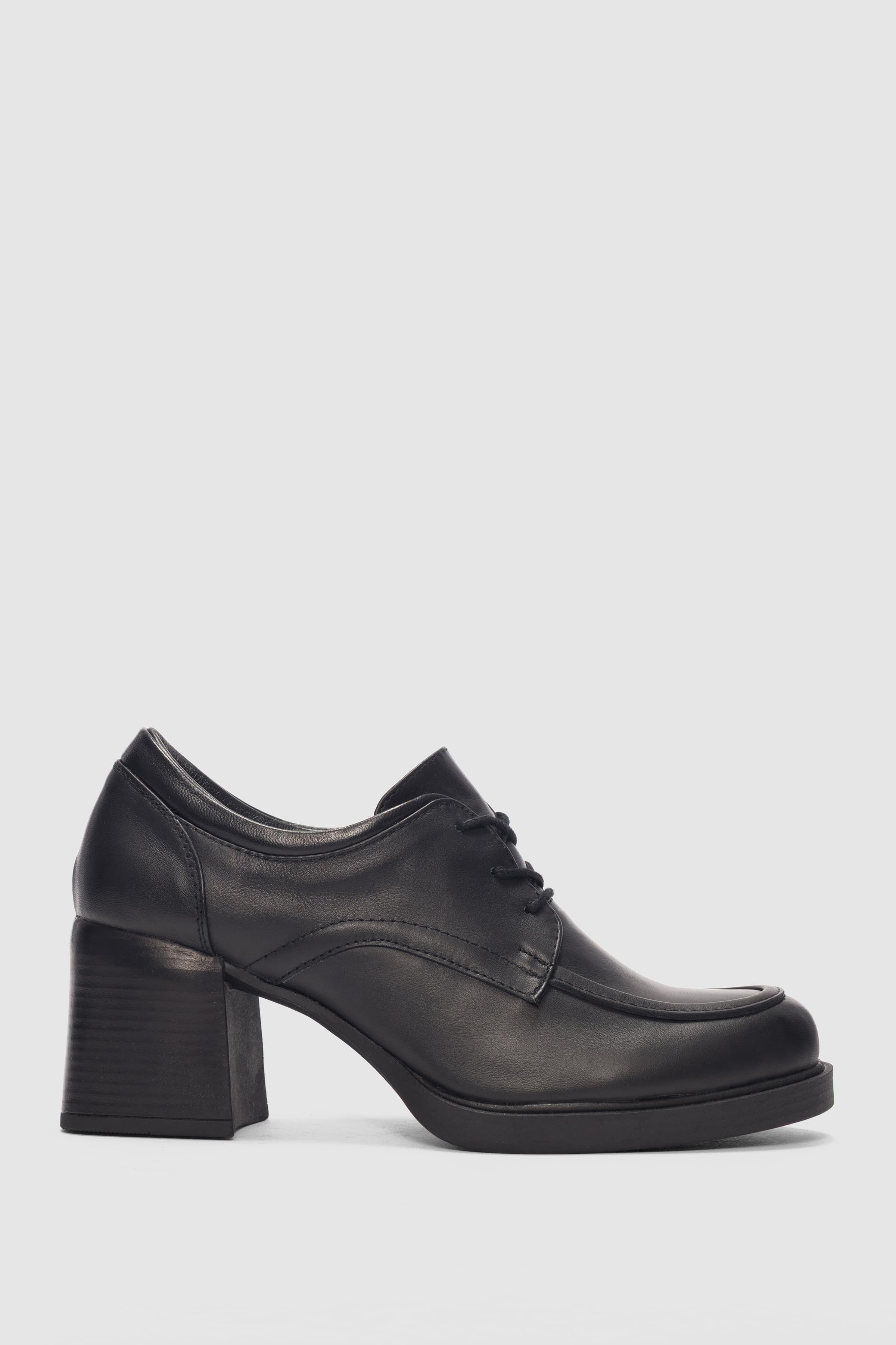 Carenor Hakiki Deri Bağcıklı Kadın Ayakkabı- SİYAH