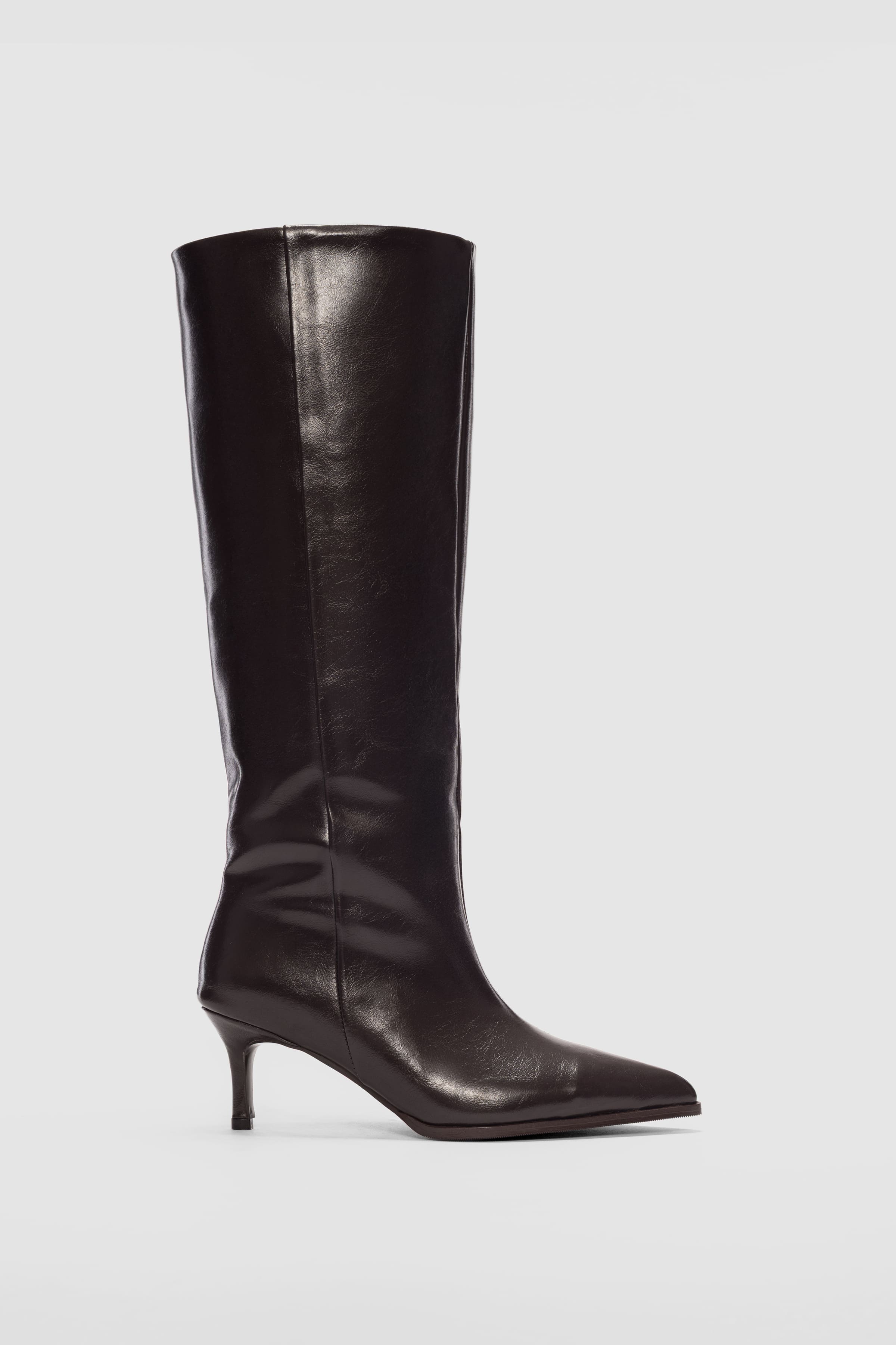 Marve İnce Topuklu Sivri Burun Kadın Çizme- KAHVERENGİ