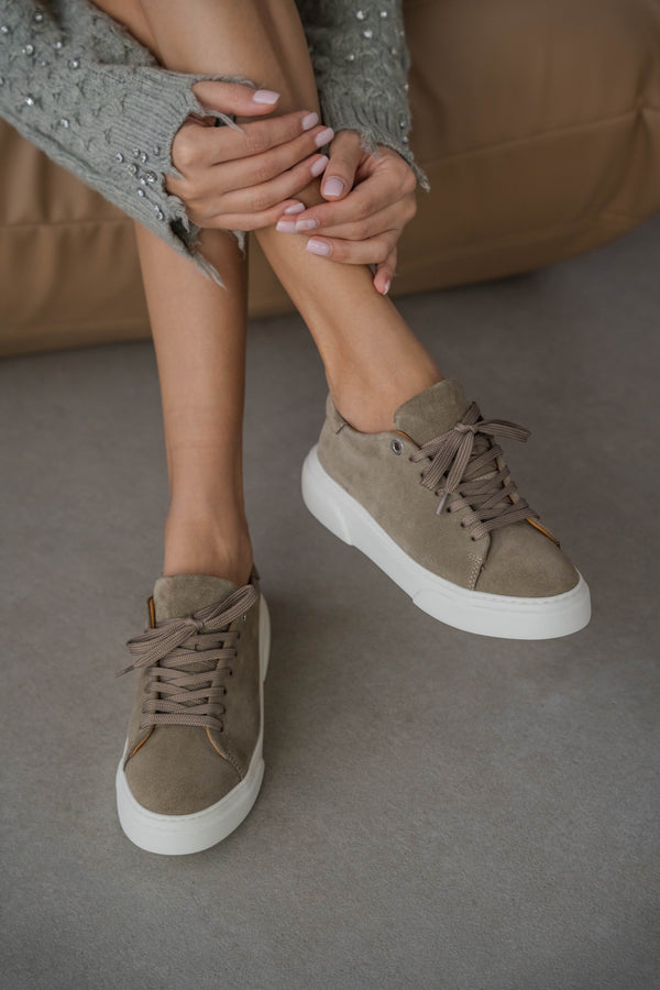 Lias Hakiki Deri Bağcıklı Kadın Sneaker- KOYU BEJ SÜET