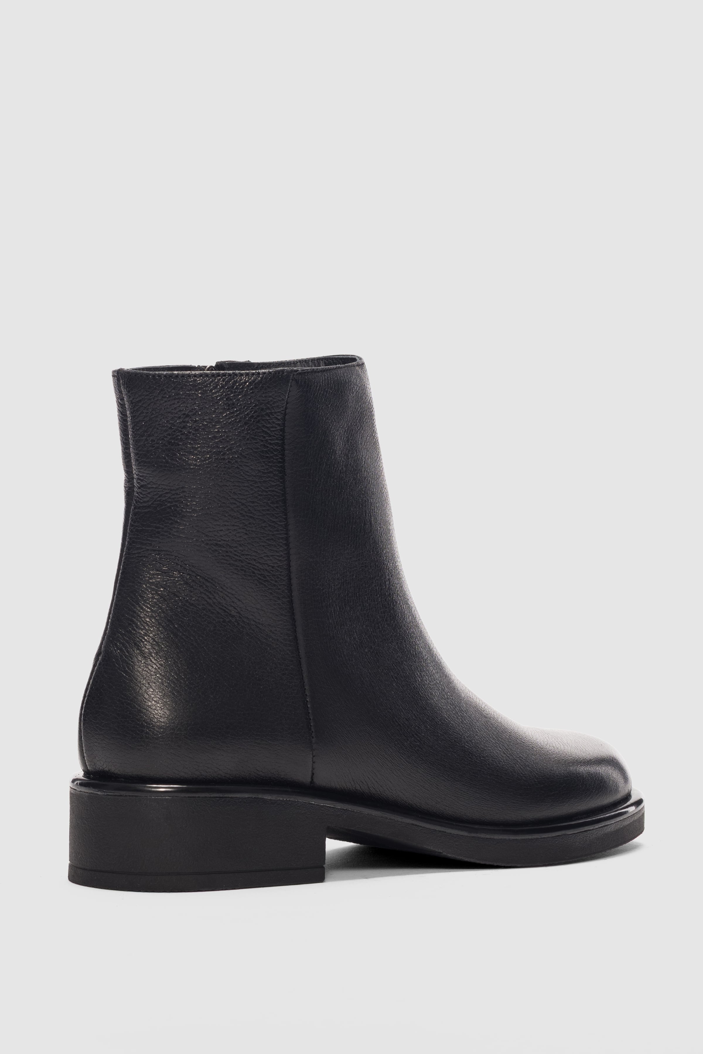 Cevrin Hakiki Deri Yandan Fermuarlı Küt Burun Kadın Bot- SİYAH FLOTER