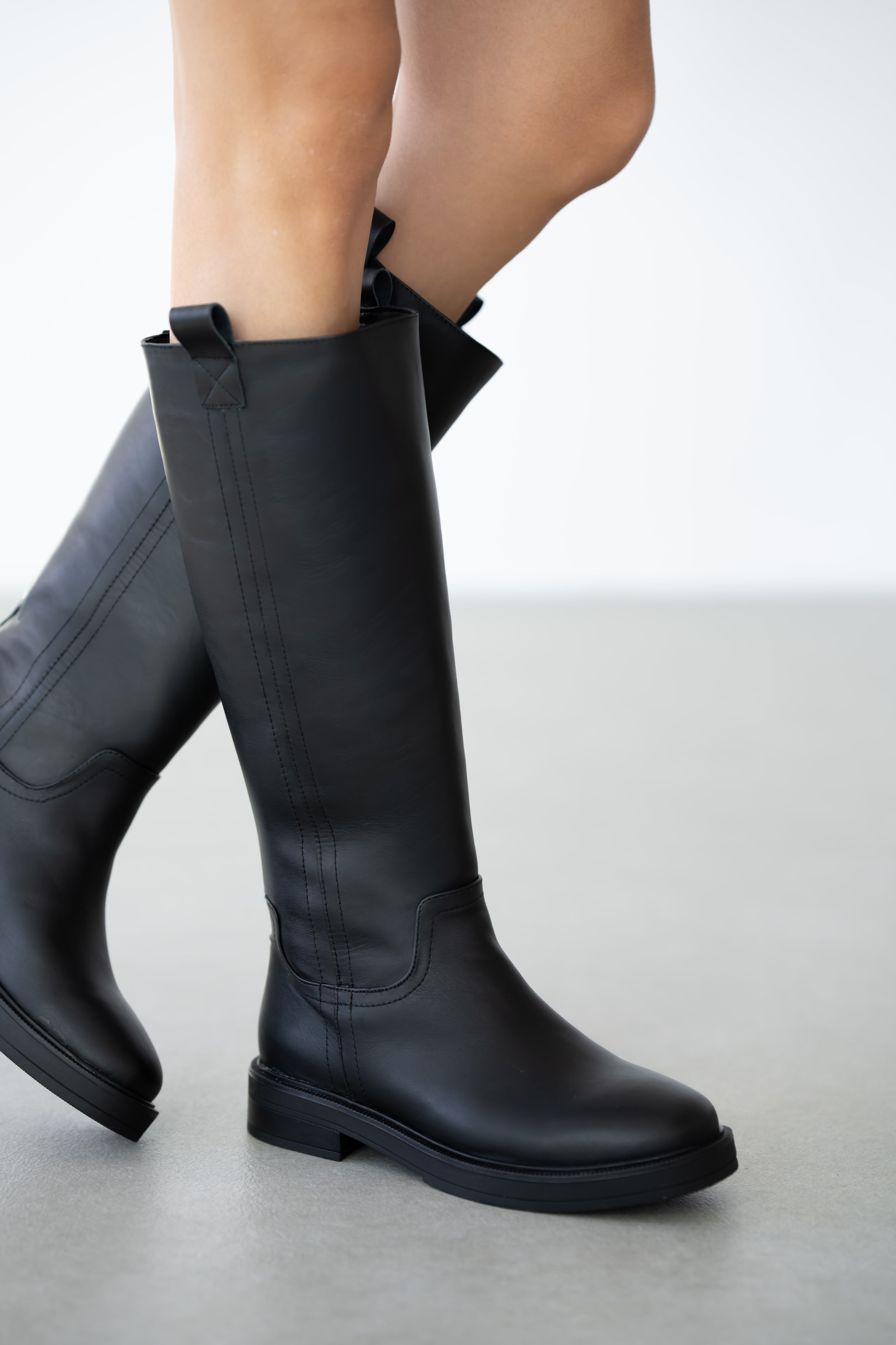 Werny Hakiki Deri Kalın Topuklu Kadın Çizme-SİYAH