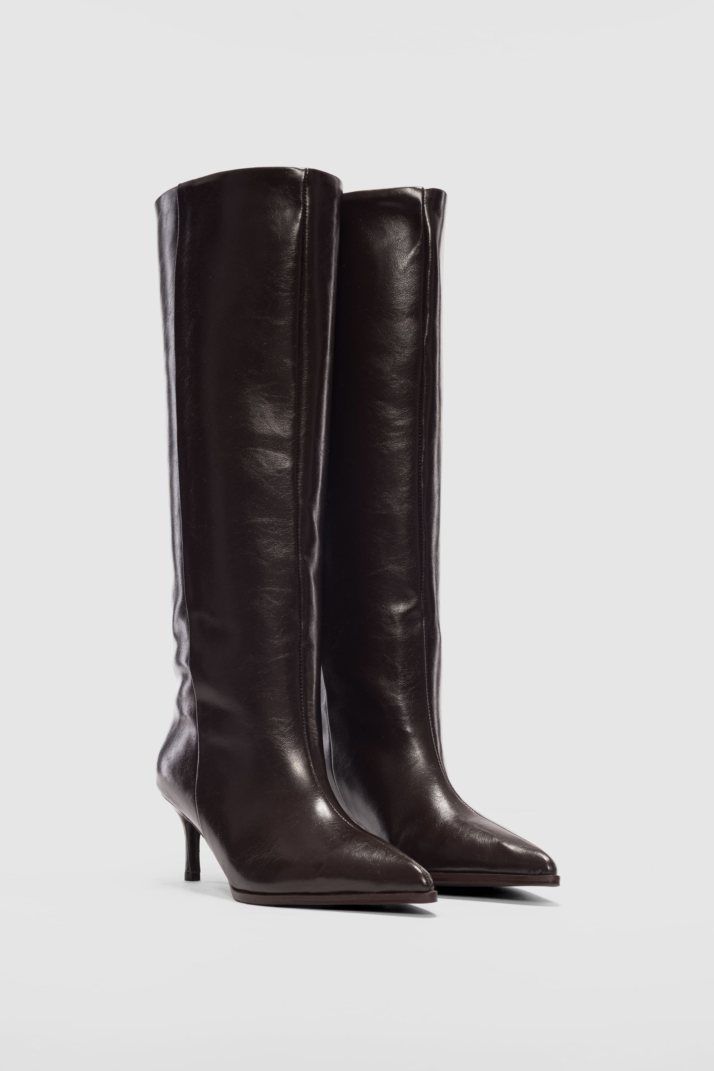 Marve İnce Topuklu Sivri Burun Kadın Çizme- KAHVERENGİ