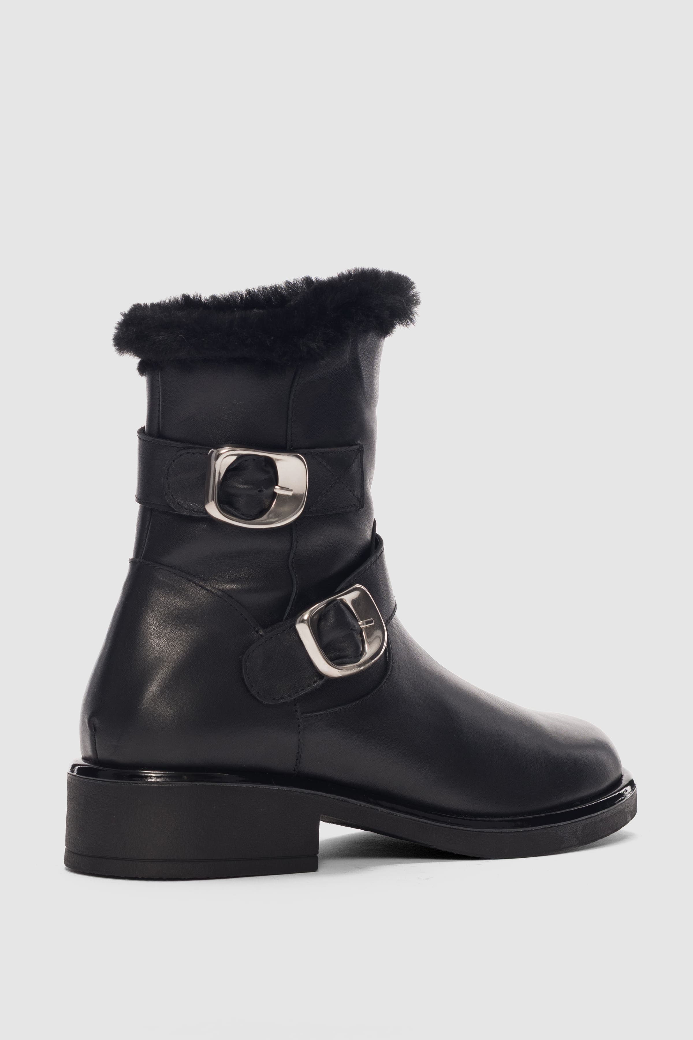 Mavira Hakiki Deri Ayarlanabilir Toka Detaylı ve Yandan Fermuarlı Küt Burun Kadın Bot- SİYAH