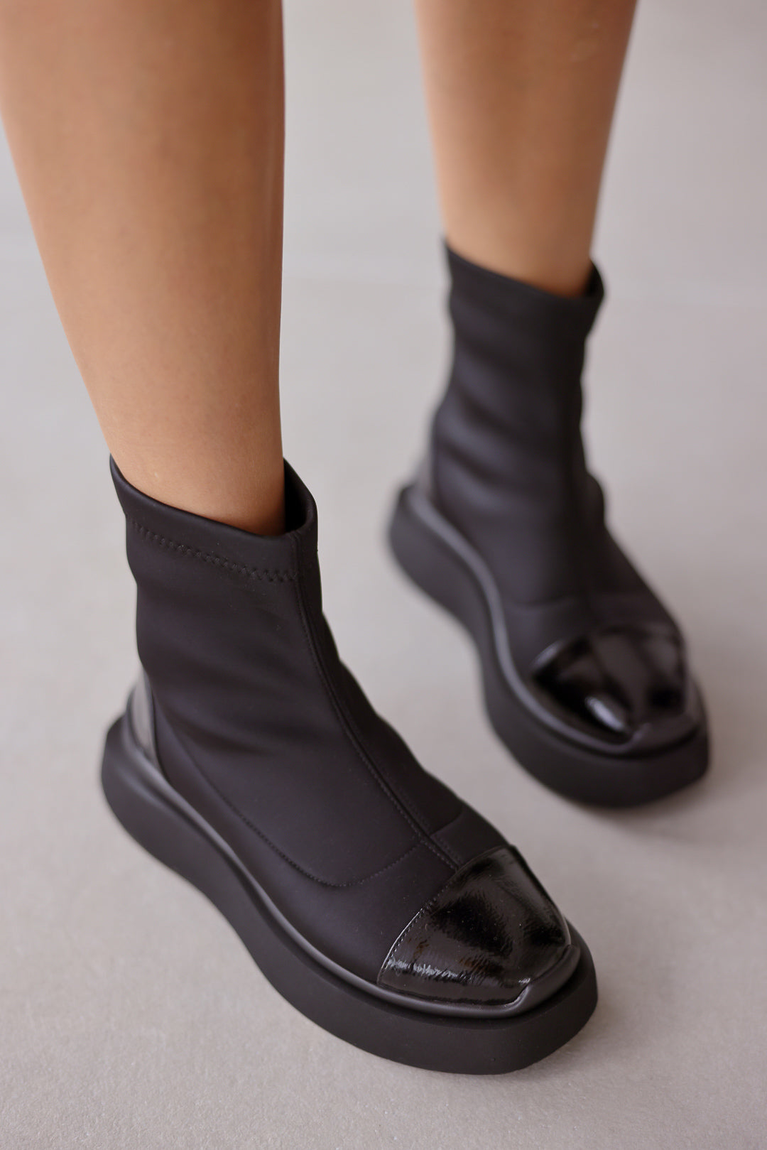 Ludi Deri Ve Streç Formlu Kadın Bot- SİYAH