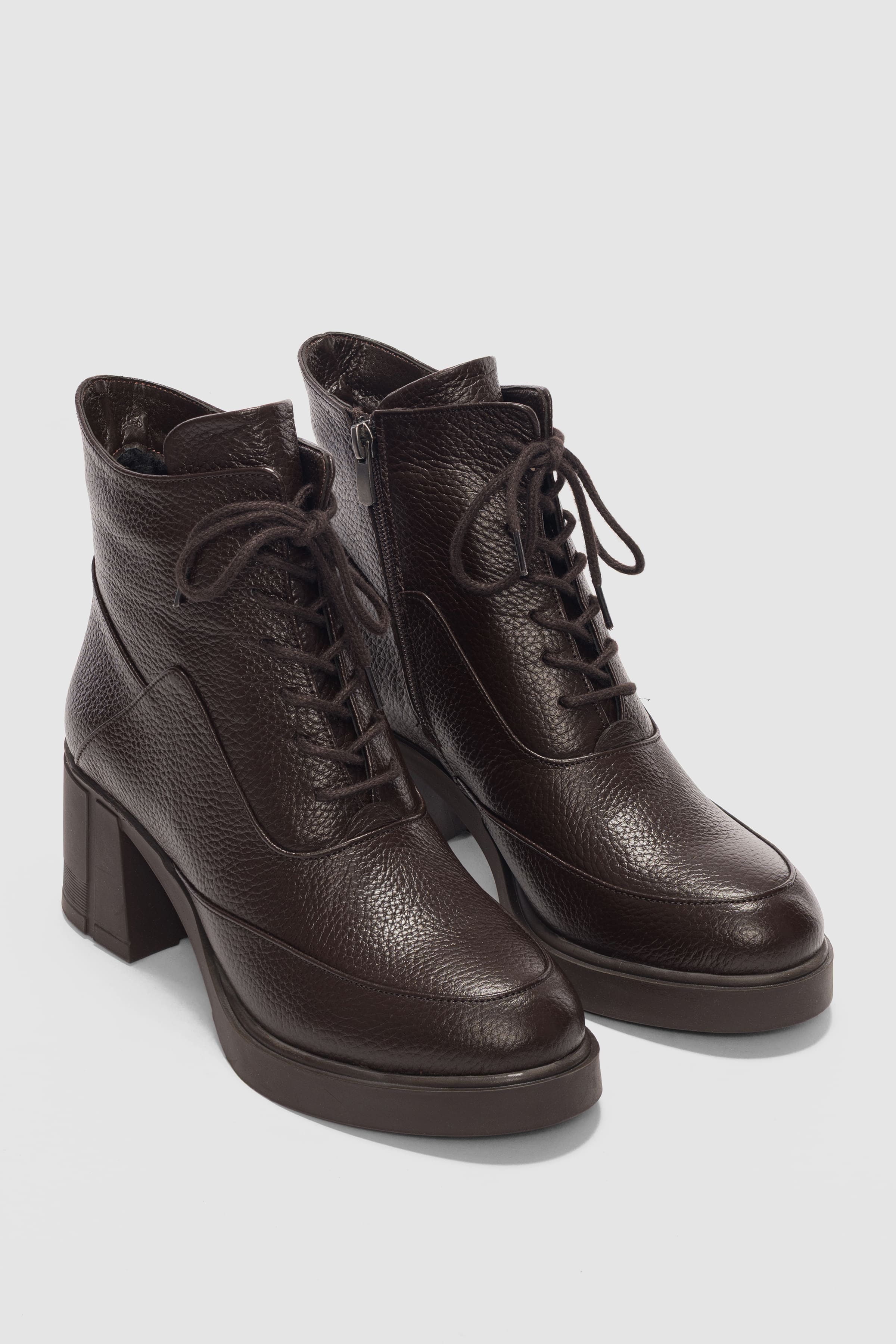 Alyor Hakiki Deri Bağcıklı ve Yandan Fermuarlı Kadın Bot- KAHVERENGİ