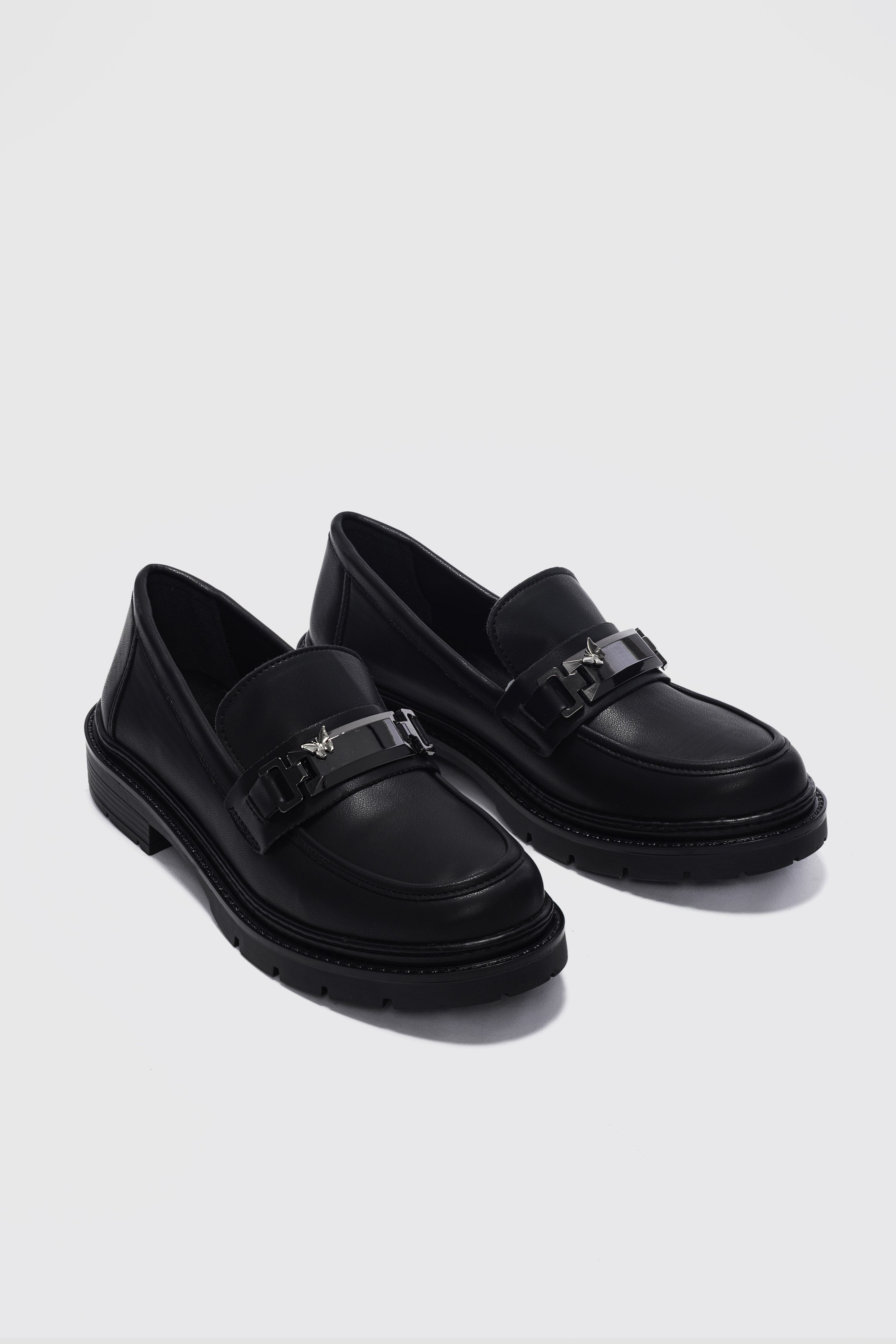 Milora Alçak Topuklu Kemer ve Gümüş Aksesuar Detaylı Kadın Loafer- SİYAH