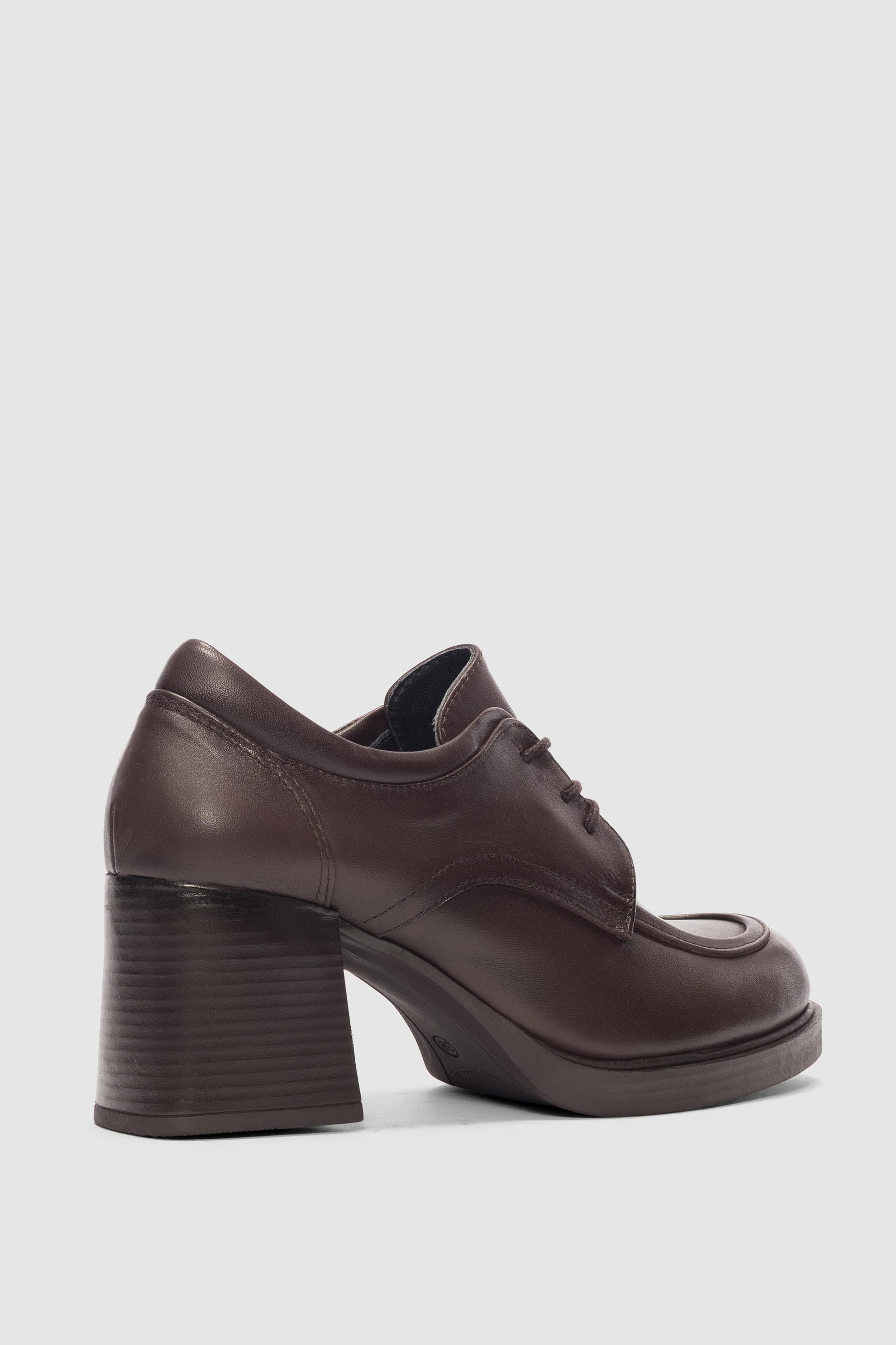 Carenor Hakiki Deri Bağcıklı Kadın Ayakkabı- KAHVERENGİ