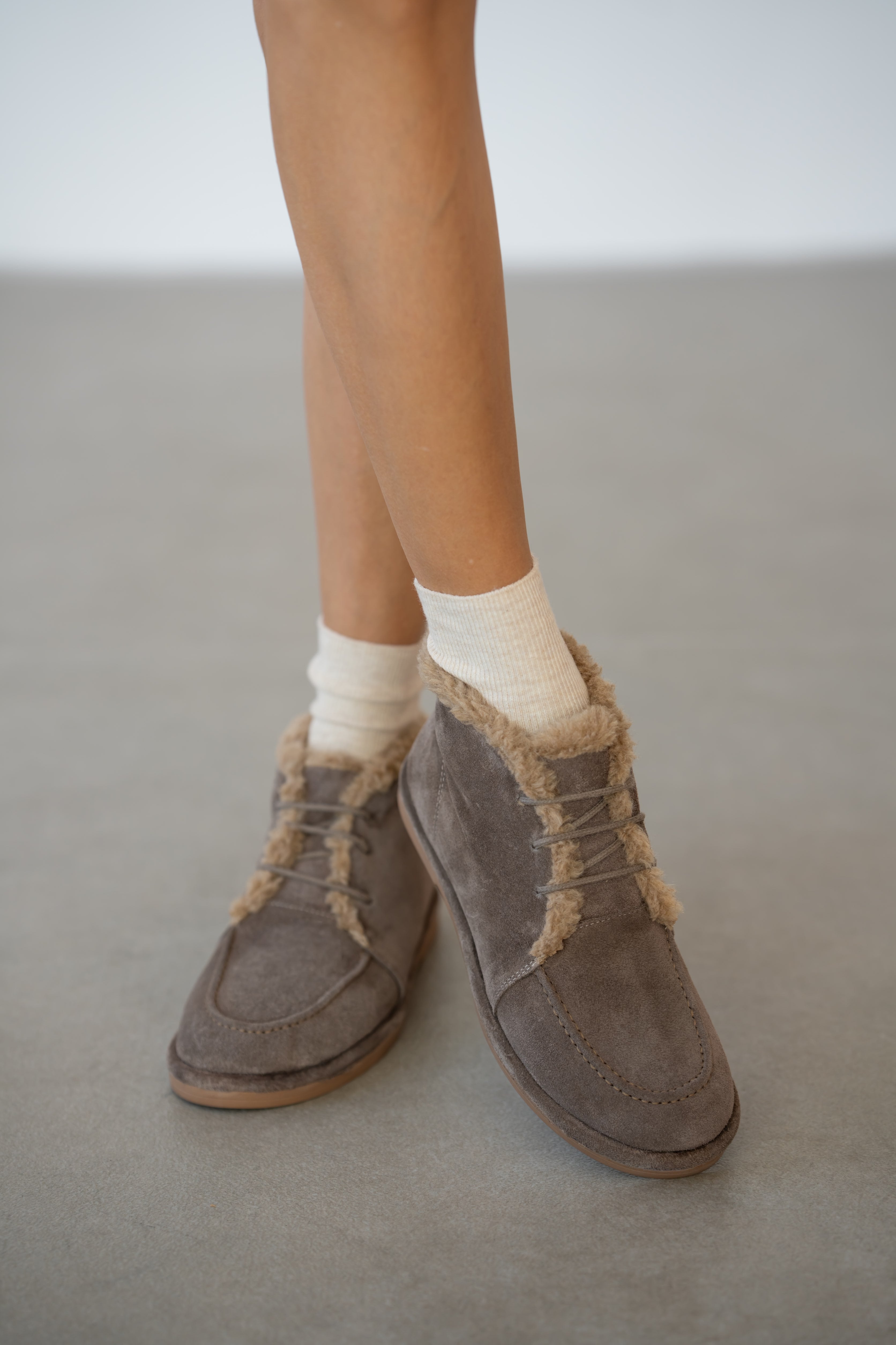 Averon Hakiki Deri Kürklü Bağcık Detaylı Kadın Bot- VİZON SÜET