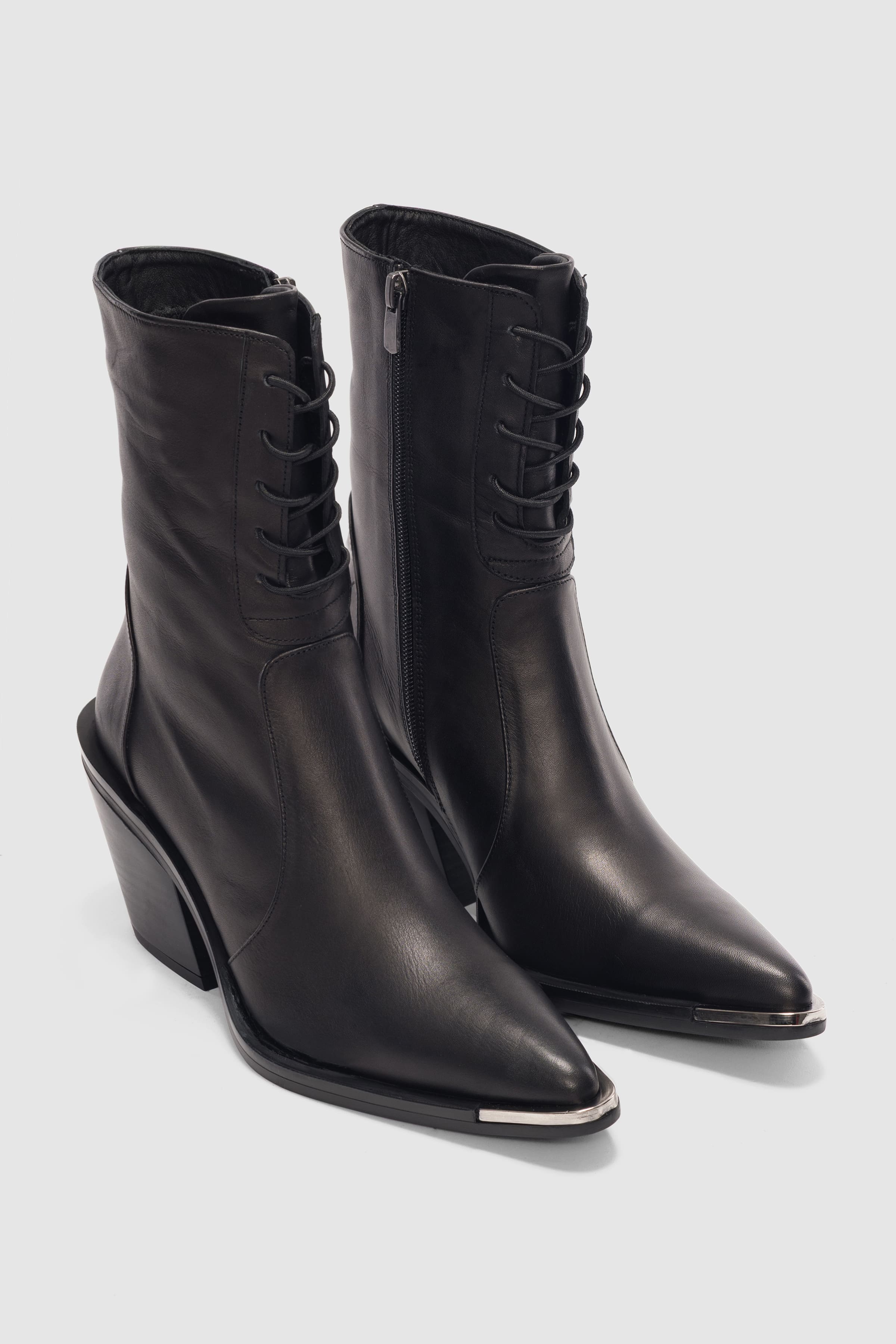 Novira Hakiki Deri Bağcıklı ve Yandan Fermuarlı Sivri Burun Kadın Bot- SİYAH