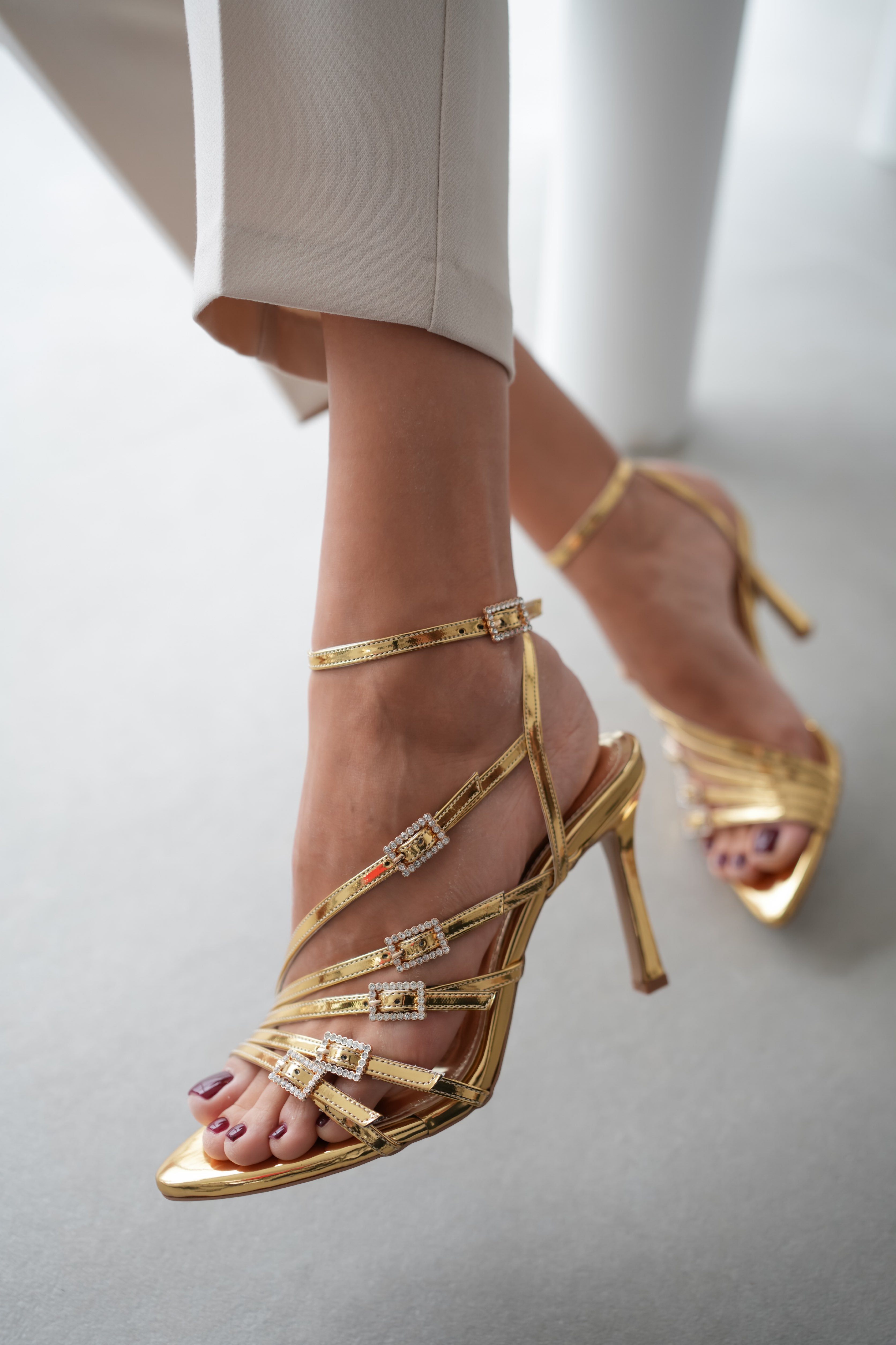 Zista Beş Bantlı Bilekten Bağlamalı Stiletto- GOLD