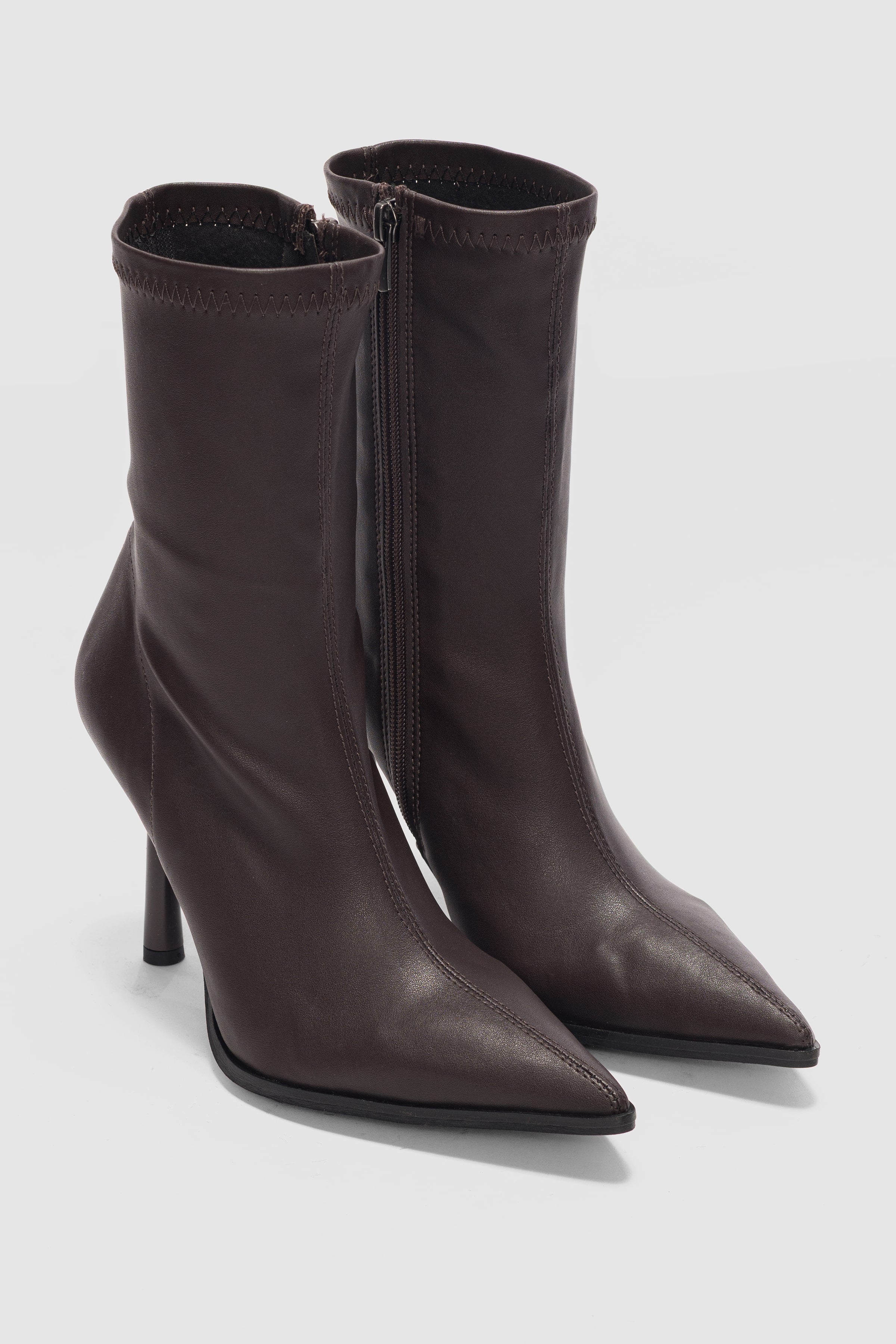 Loran İnce Topuklu Sivri Burun Streç Kadın Bot- KAHVERENGİ