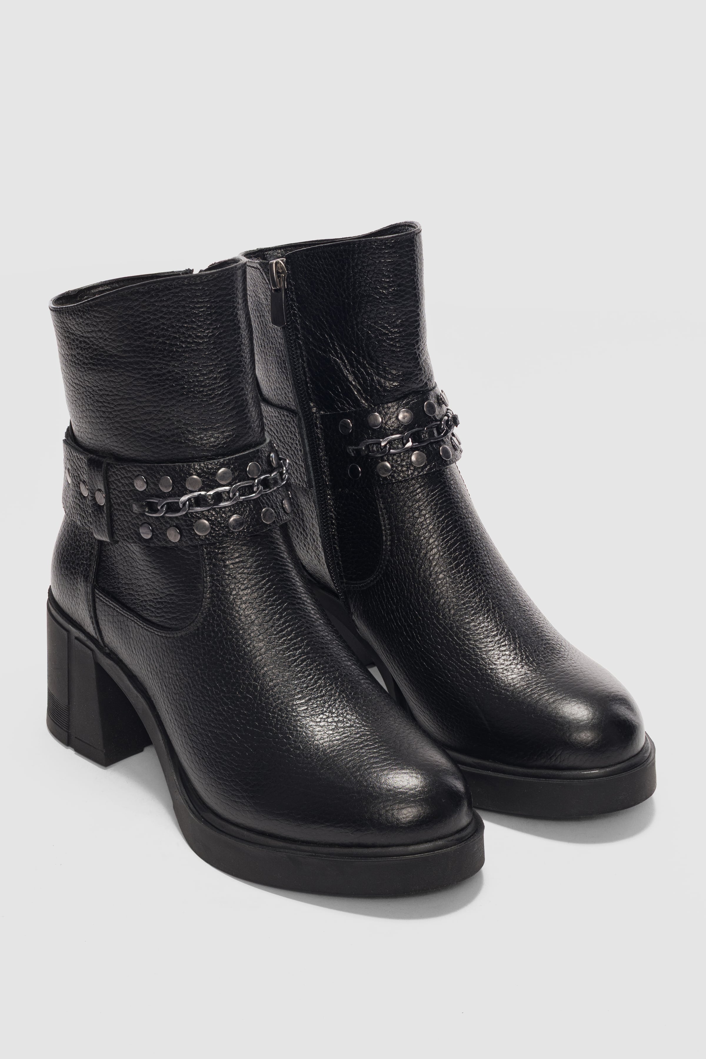 Lorixa Hakiki Deri Aksesuar Detaylı Yandan Fermuarlı Kadın Bot- SİYAH