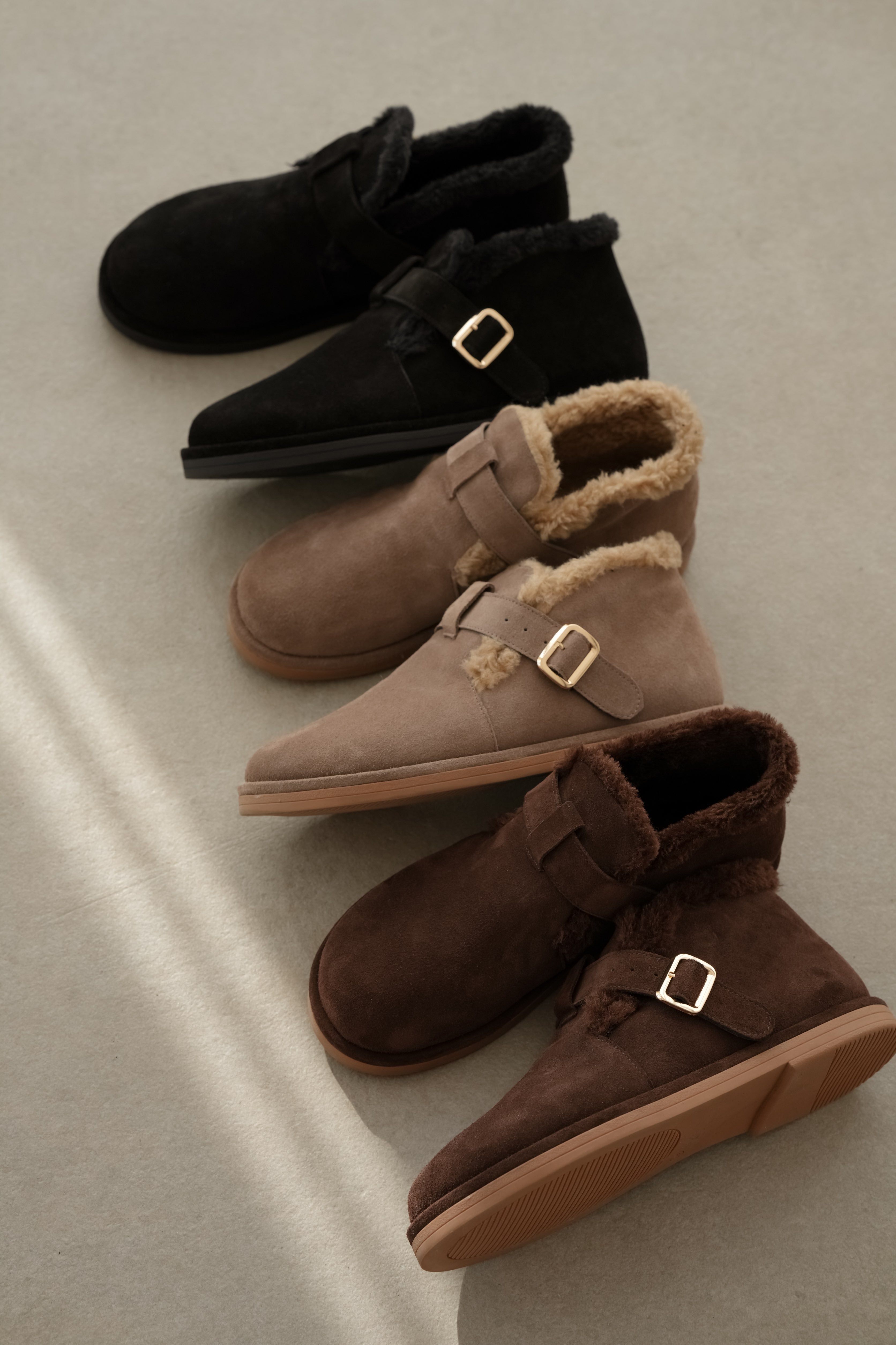 Velmora Hakiki Deri İçi Kürklü Ayarlanabilir Toka Detaylı Kadın Bot- SİYAH SÜET